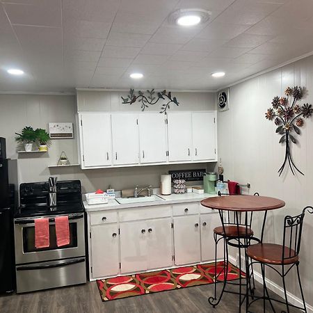 Cozy Buffalo Home-Sleeps 4 Lackawanna Bagian luar foto